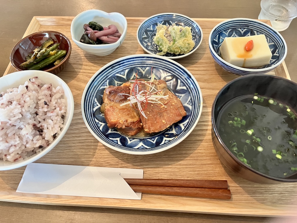 西表島　食事　ワタブンブン