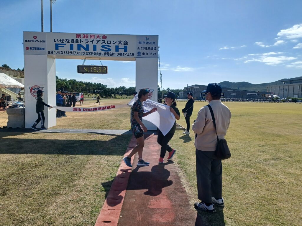 沖縄　伊是名島　トライアスロン大会　旅道楽たかしゅん合同会社